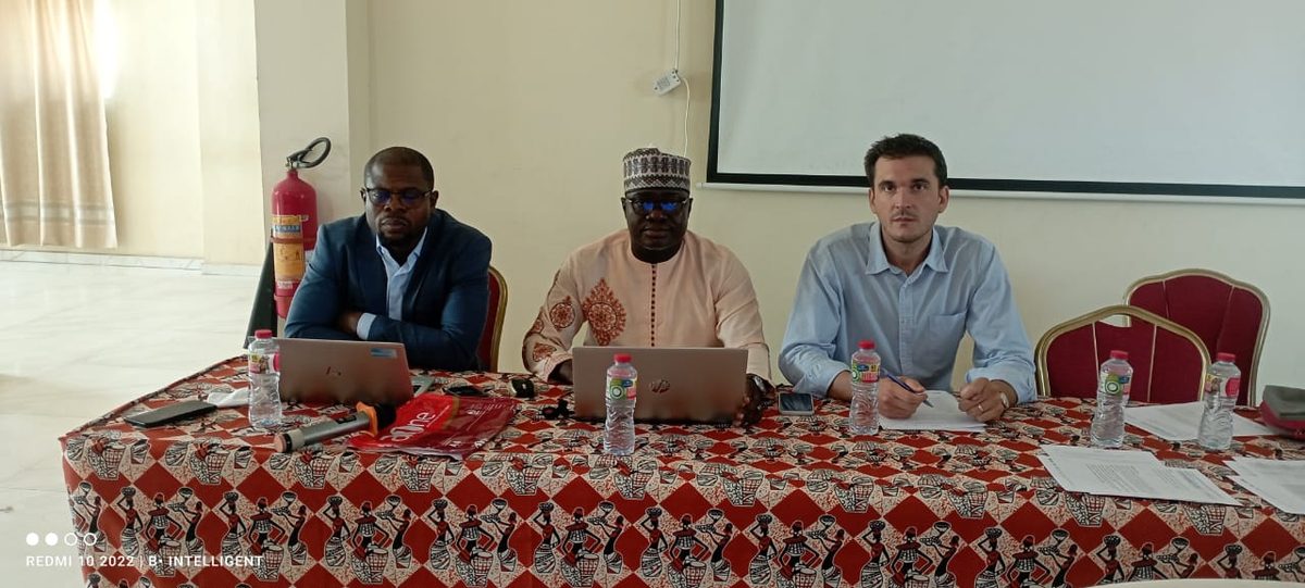 1002806704